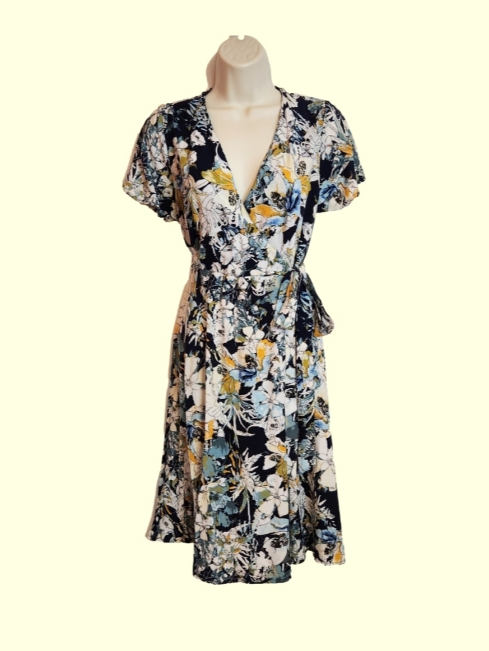 Kori America Floral V-Neck Short Sleeve Wrap Midi Dress Navy Blue/White Medium
